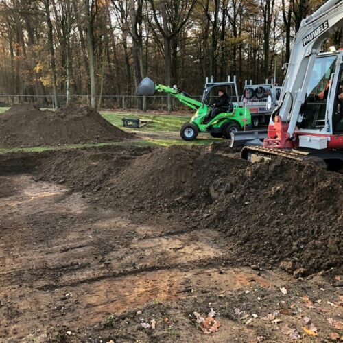 Calisthenics toestel Nippur M 47 Het afgraven van de grond t.b.v. de aanleg van 1 van onze calisthenics toestellen. Deze staat in Nijmegen.